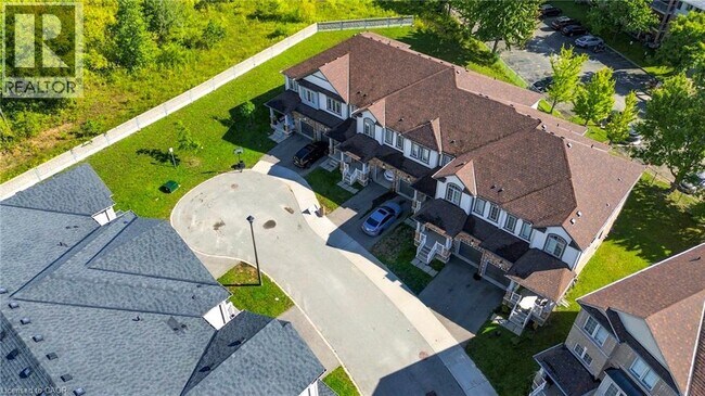 Photo du bâtiment - 420 Linden Dr