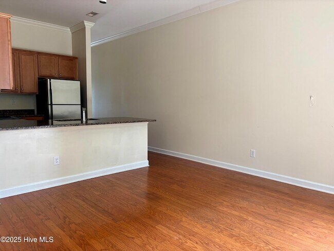 Foto del edificio - 1617 Shoreline Pl