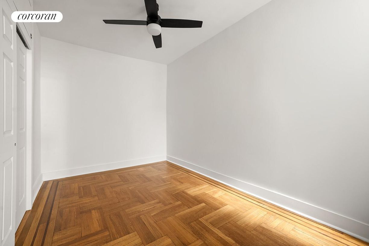 Building Photo - 221 E 88th St