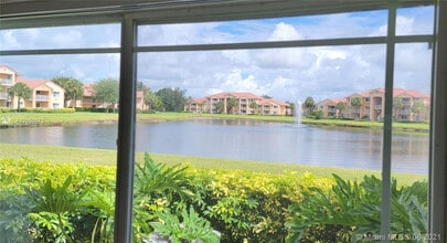 Building Photo - 261 SW Palm Dr