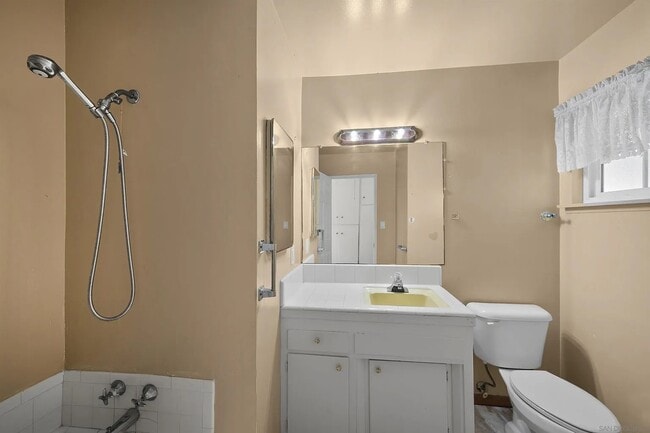 Building Photo - Chula Vista