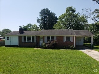 Building Photo - 2010 E Lee Rd