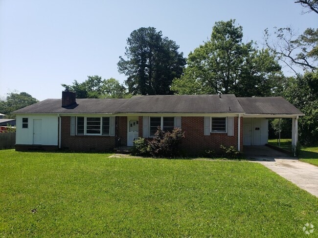 Building Photo - 2010 E Lee Rd