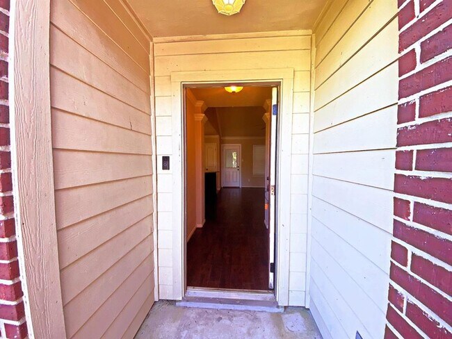 Foto del edificio - 16318 Long Valley Ct