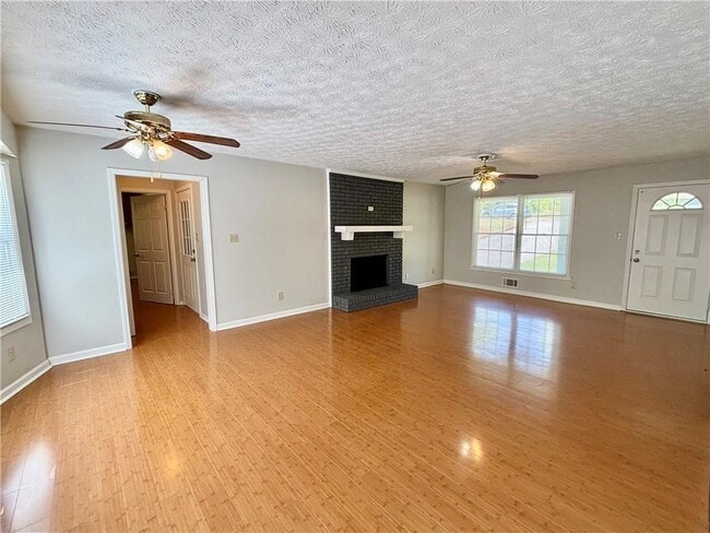 Building Photo - 2050 Abington Ln