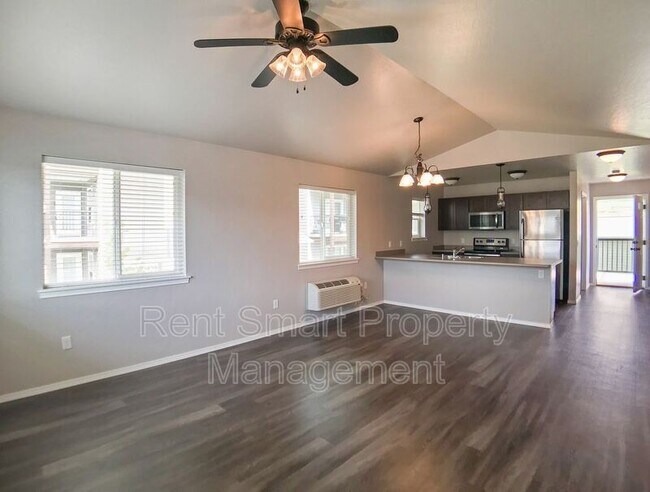 Building Photo - 4947 Potter Park Loop 201