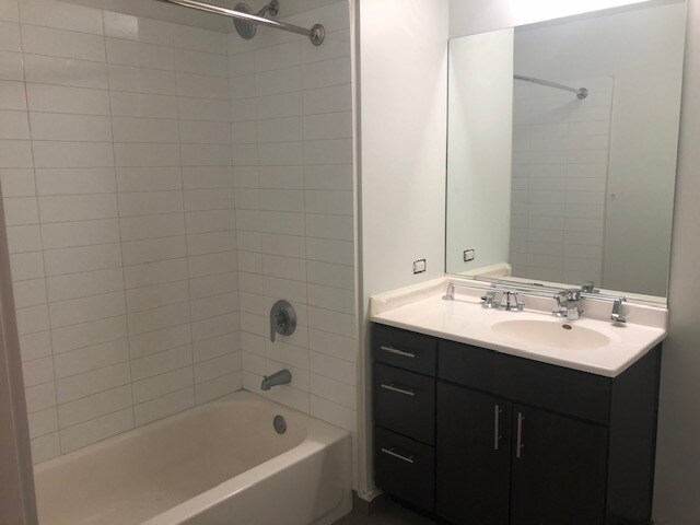 Foto del edificio - 61 W Superior St