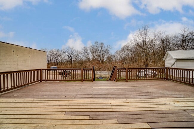 Foto del edificio - 29 N Main St