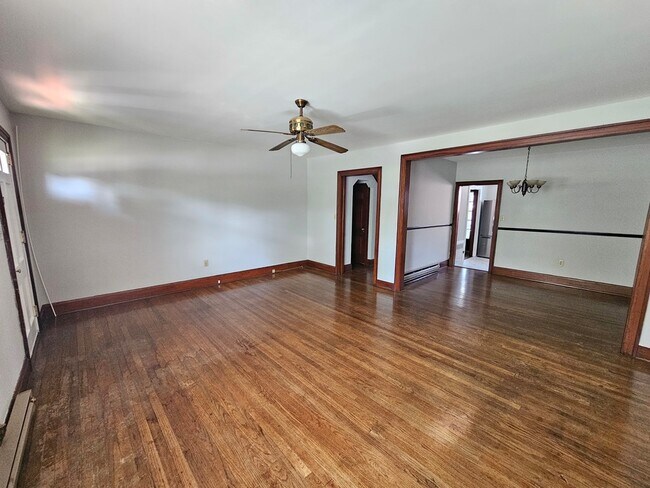 Building Photo - 929 Holston Ave