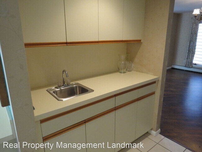 Foto del edificio - 6 br, 3 bath House - 11 Deanna Ct