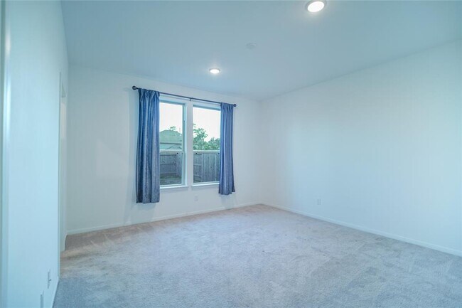 Foto del edificio - 118 Ashwood Glade Dr