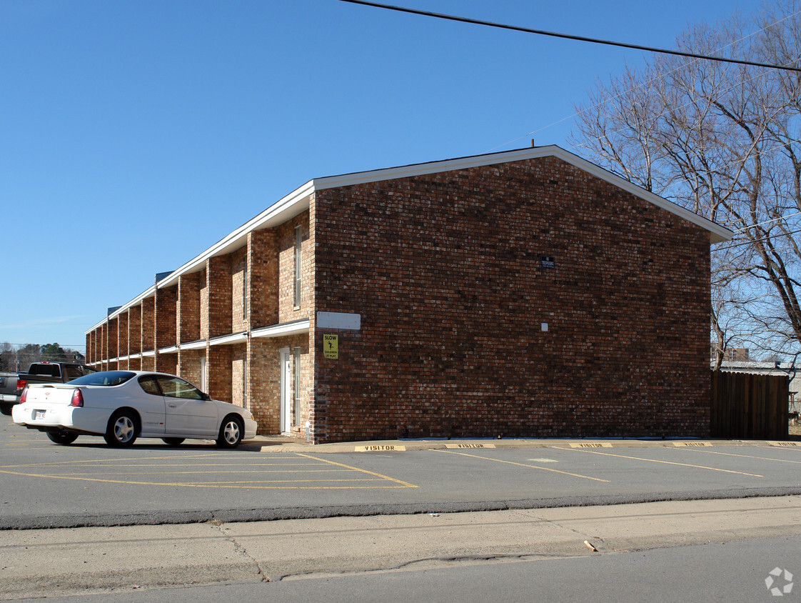 Foto del edificio - Town House Apartments