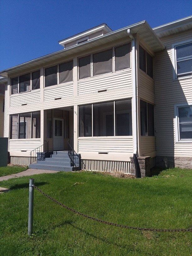 Building Photo - 331 S Johnson St