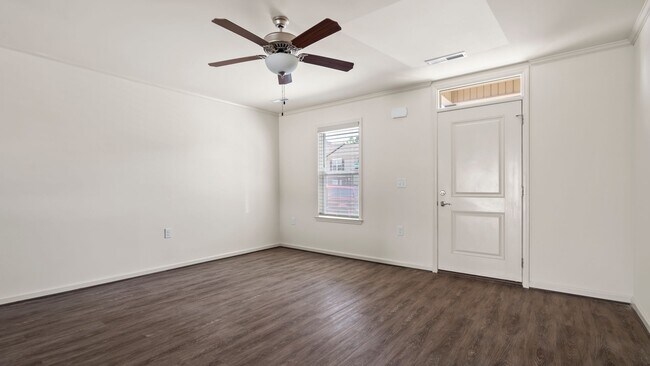 Foto del edificio - Boyington Townhome