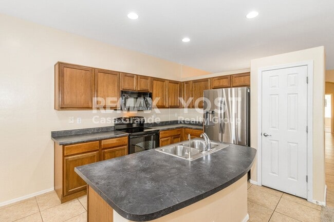 Building Photo - 254 W Seven Seas Dr