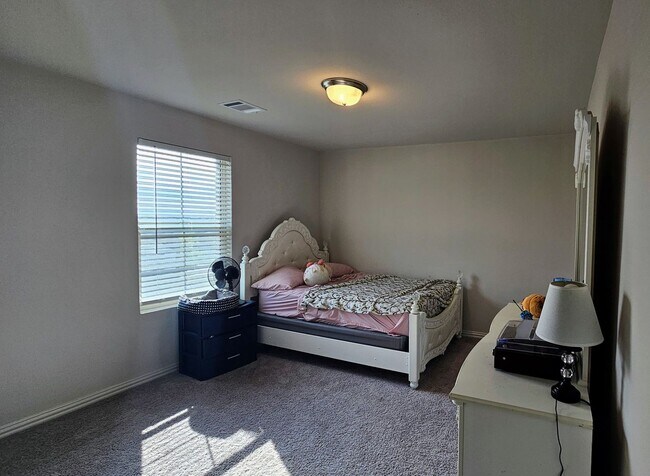 Foto del edificio - Spacious Ventana Home with all appliances!