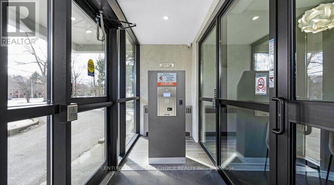 Building Photo - 1219 Dundas St W