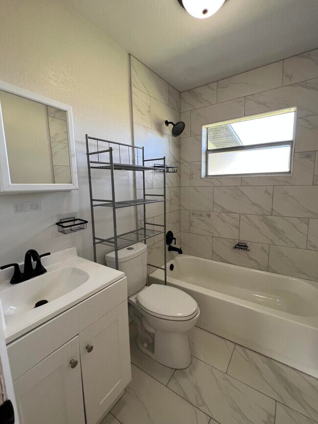 Foto del edificio - 2650 Seneca Ave