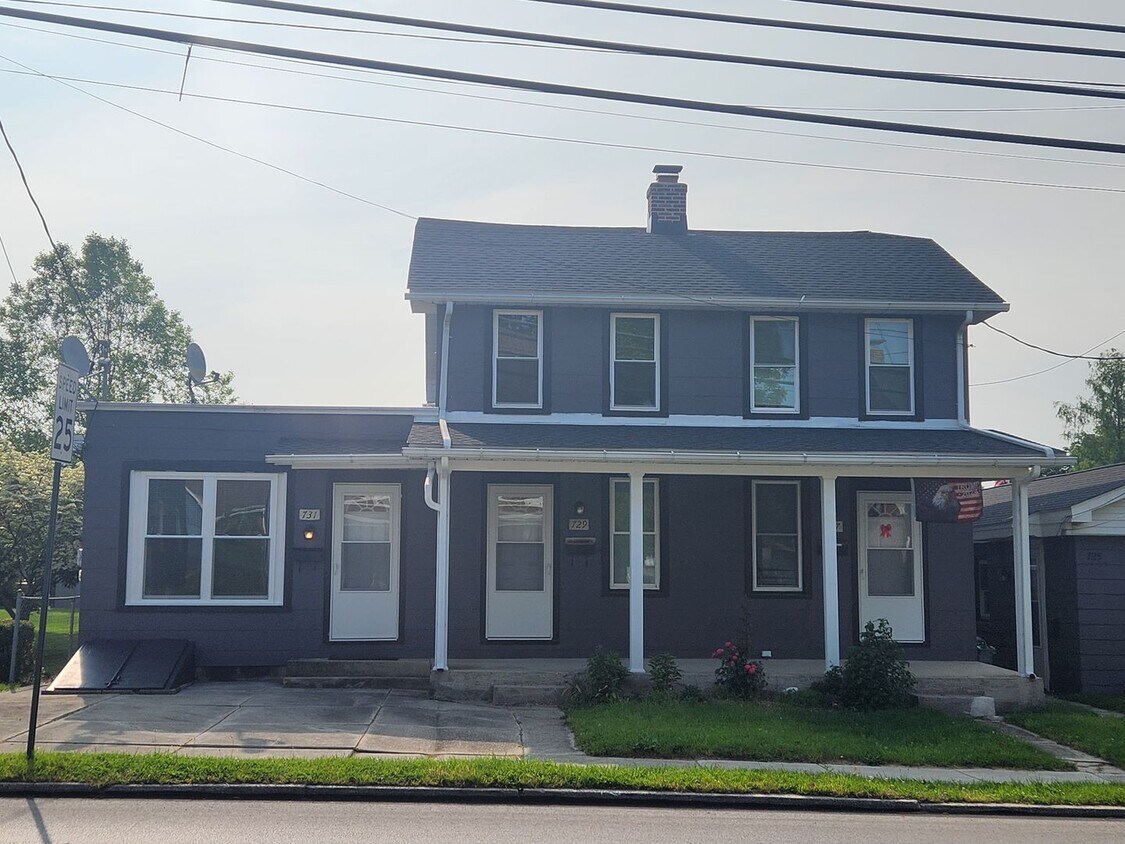 Primary Photo - 731 Broadway