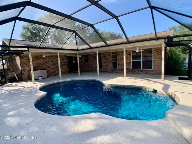 Building Photo - 7931 Dwyer Dr