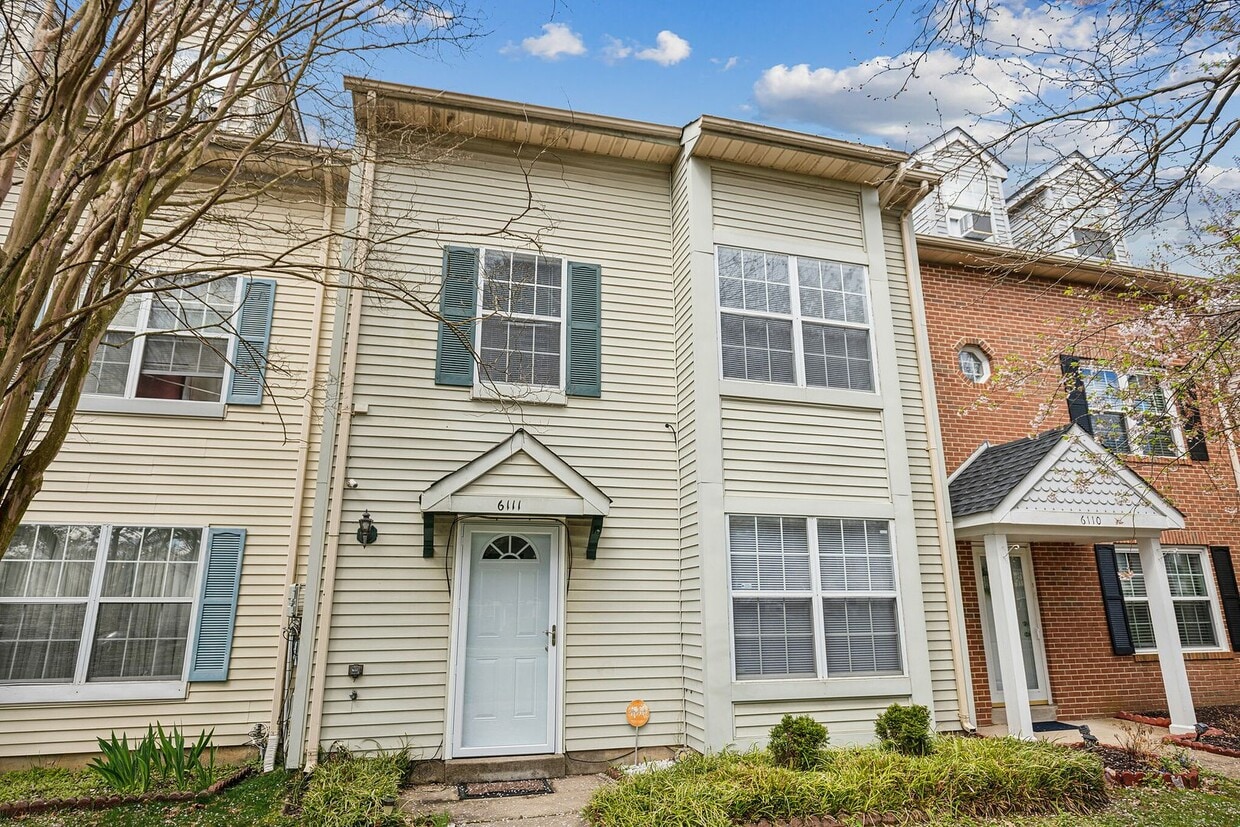 Primary Photo - Newly updated 3Bd/2.5 Bth TH in the sought...