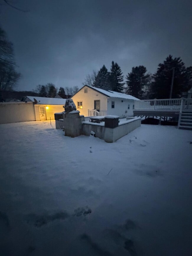 Building Photo - 325 Richfield St