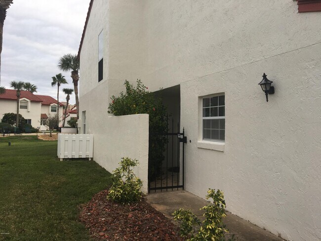Building Photo - 112 Florida Shores Blvd