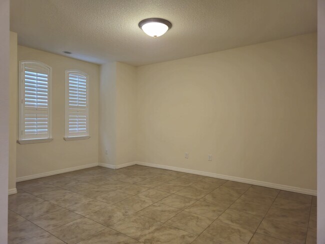 Building Photo - 14 Meridian Dr