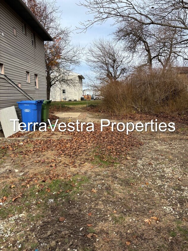 Foto del edificio - 212 Woodlawn Ave