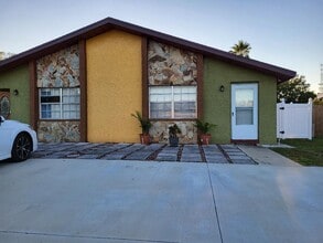 Building Photo - 11103 Harding Dr