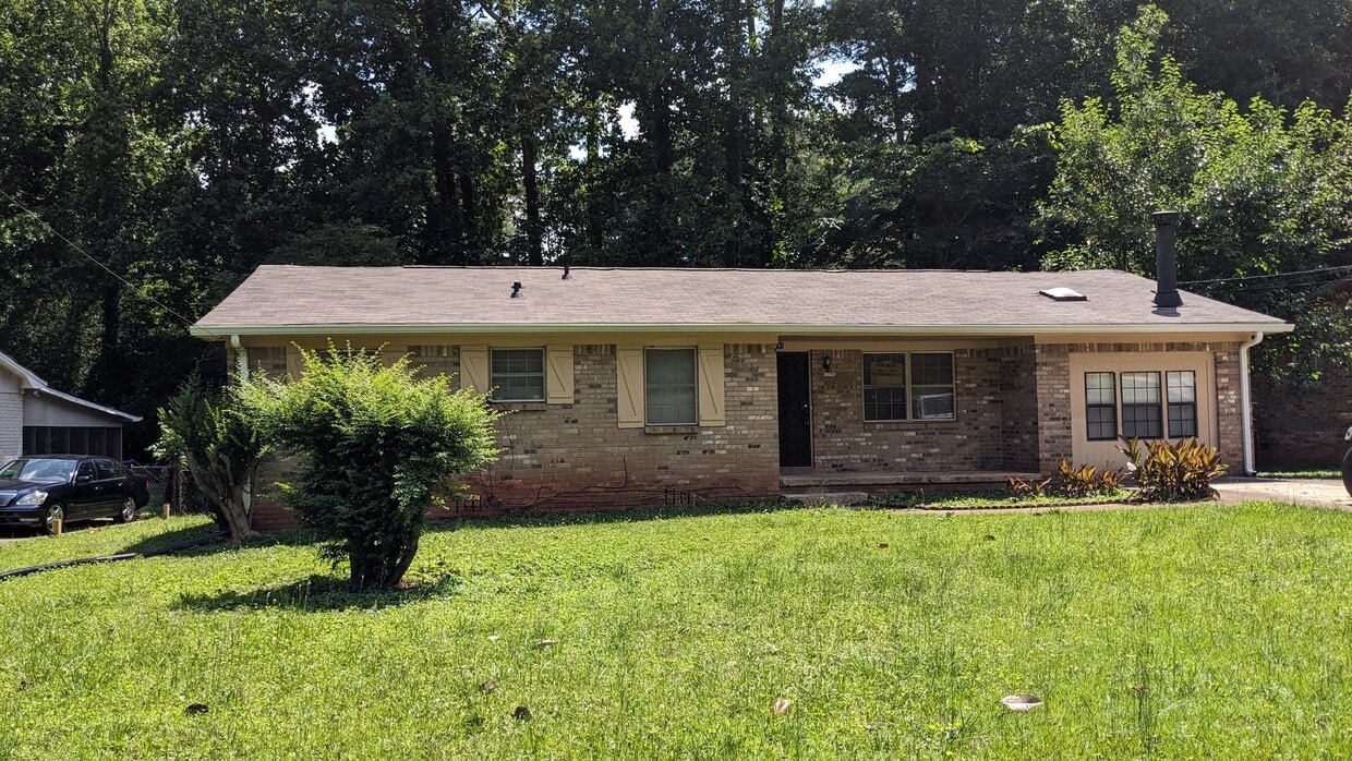 Photo - 2741 Williamsburg Dr (Decatur, GA)