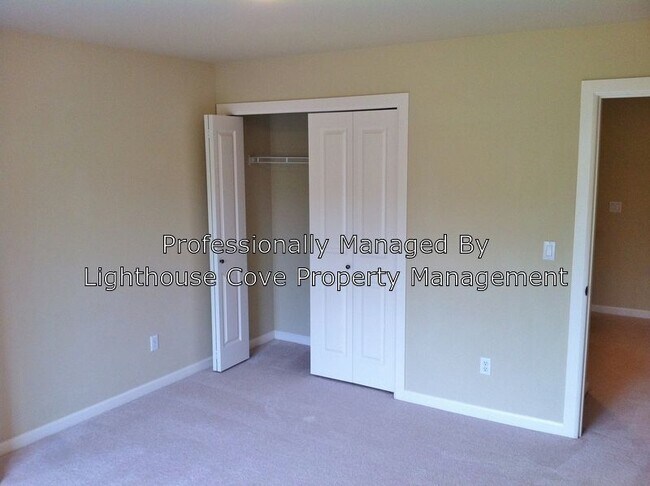 Building Photo - 8063 Icicle Pl NW