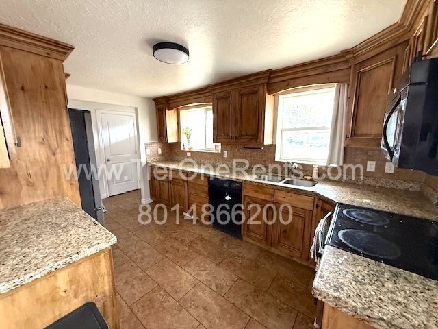 Building Photo - **MOVE IN SPECIAL** $500 off first month's rent!!