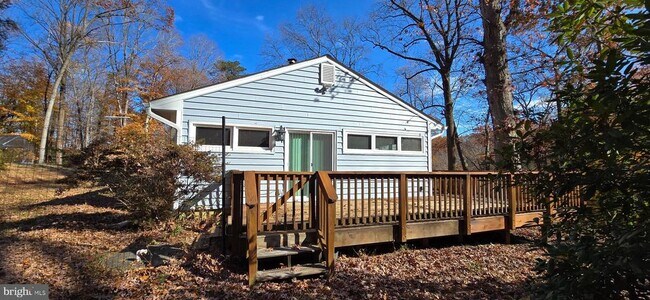 Foto del edificio - 7613 Locust Ln