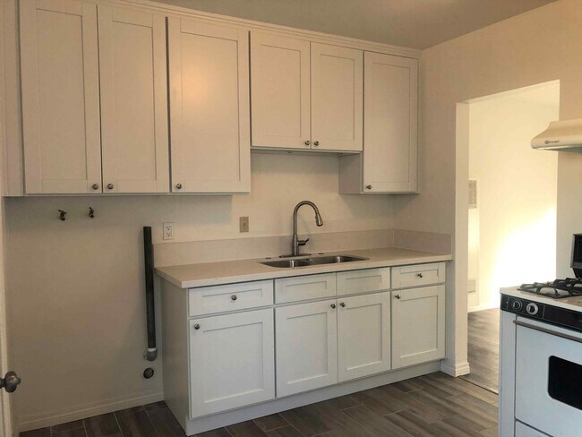 Foto del edificio - 3040 Evelyn Ave