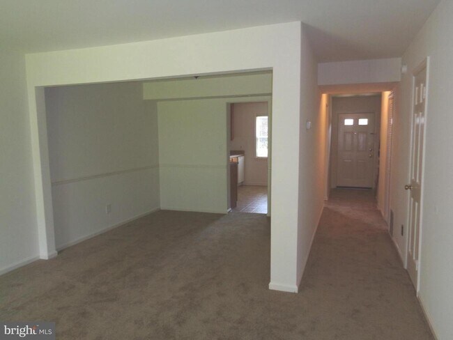 Foto del edificio - 721 Olde Greenwich Cir