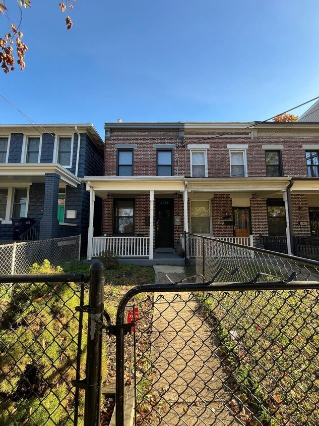 Primary Photo - Beautiful 2 BR/1.5 BA Townhome in Anacostia!