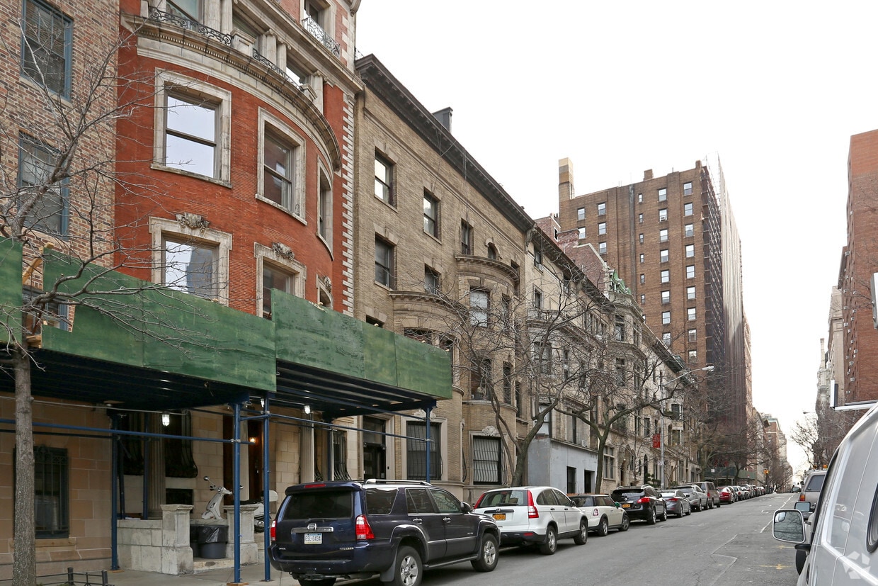 319321 W 74th St, New York, NY 10023 Apartments in New York, NY