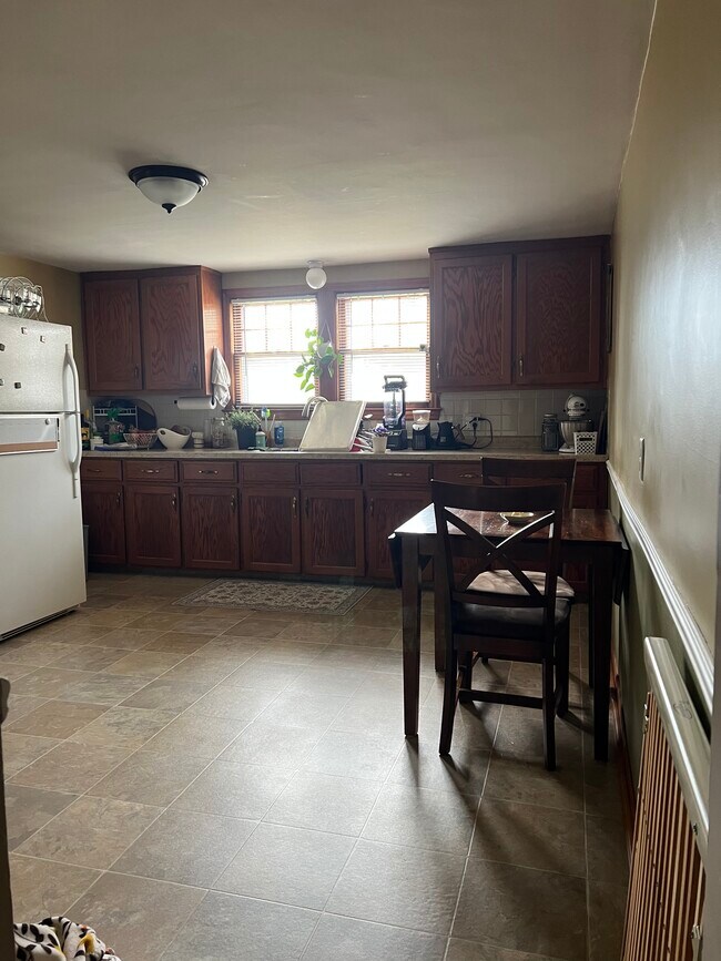 Cocina - 1004 Desnoyer St
