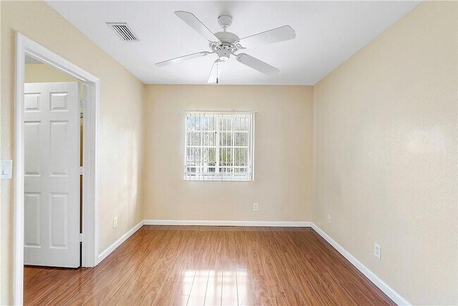 Foto del edificio - 8731 Cypress Walk Ct