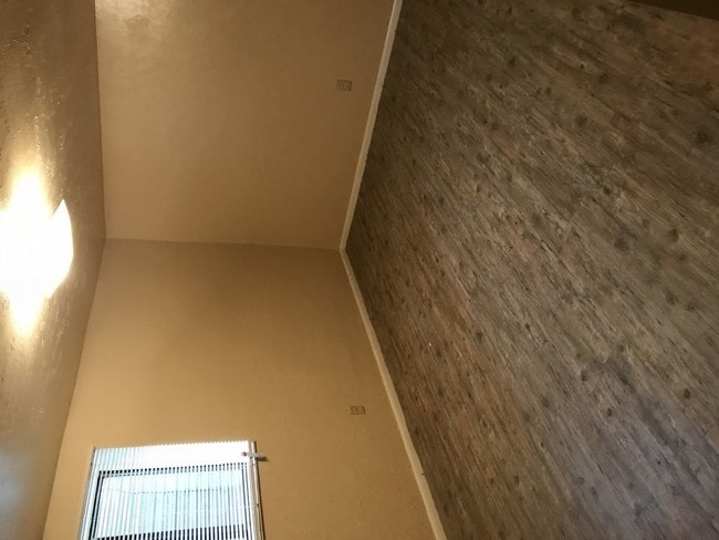 Building Photo - 1676 Riviera Dr