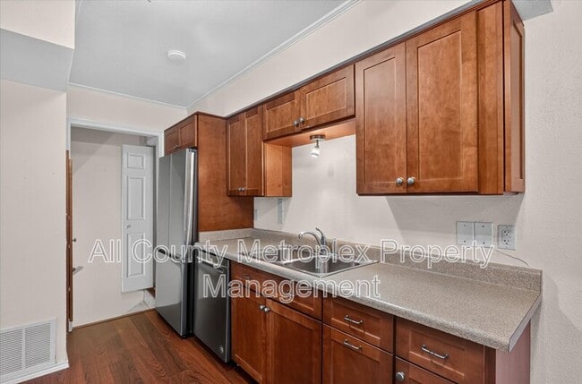 Photo - 2612 Custer Pkwy A House