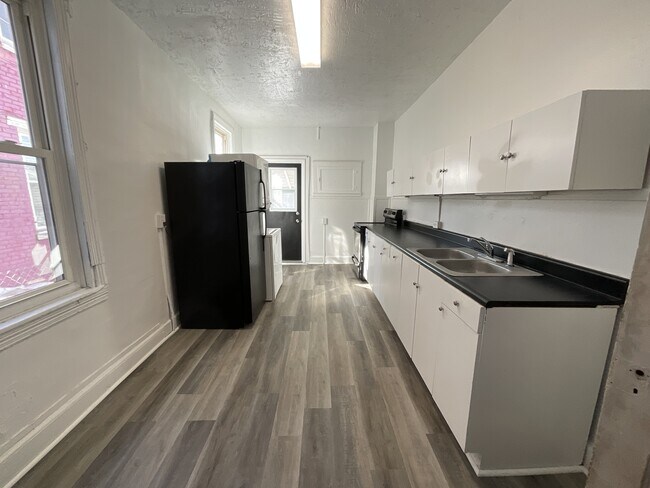 Foto del edificio - 360 S Pershing Ave