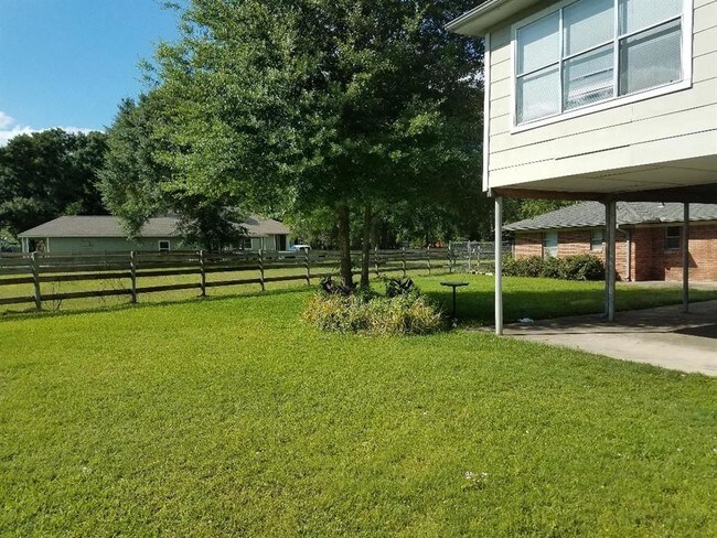 Foto del edificio - 19003 Mirror Lake Dr