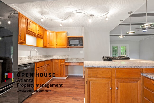 Building Photo - 3020 Wendwood Dr Marietta