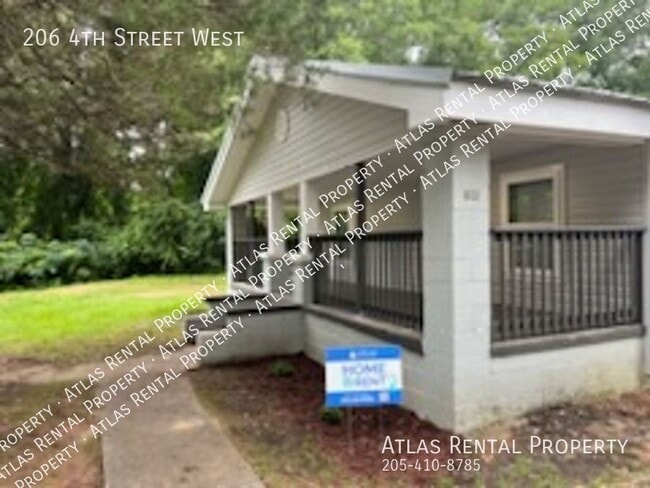 Building Photo - 206 4th St W
