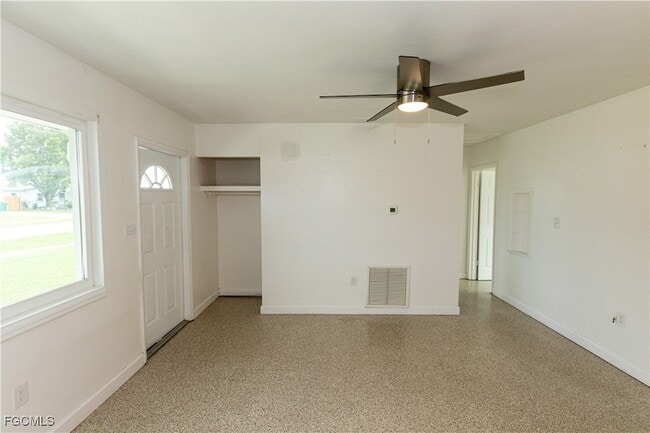 Building Photo - 21043 Bersell Ave