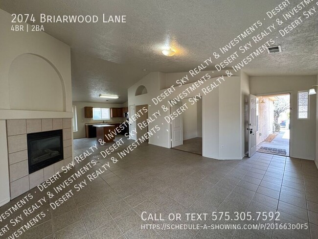 Foto del edificio - 2074 N Briarwood Ln