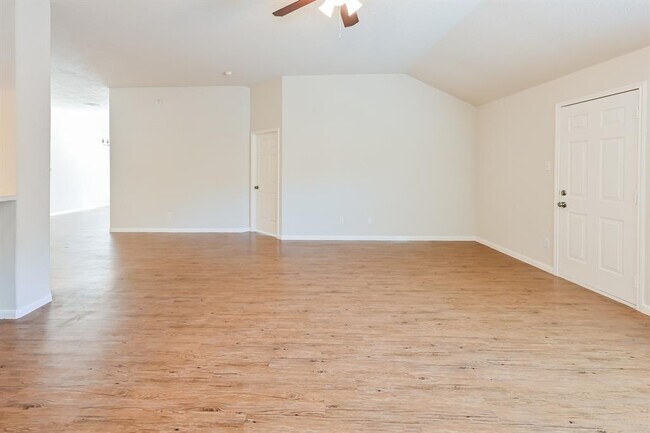 Foto del edificio - 2506 Fox Water Dr