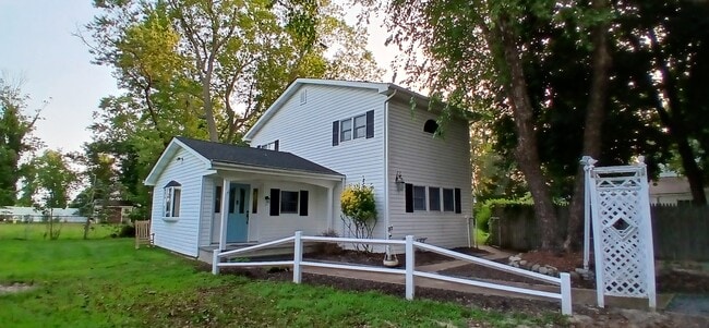 Building Photo - 57 Brook St